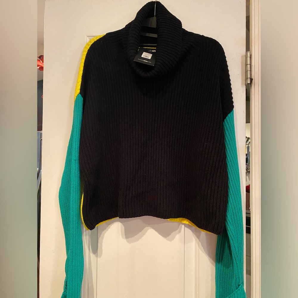 NWT Women’s Ribbed Tricolor Turtleneck Sweater size large